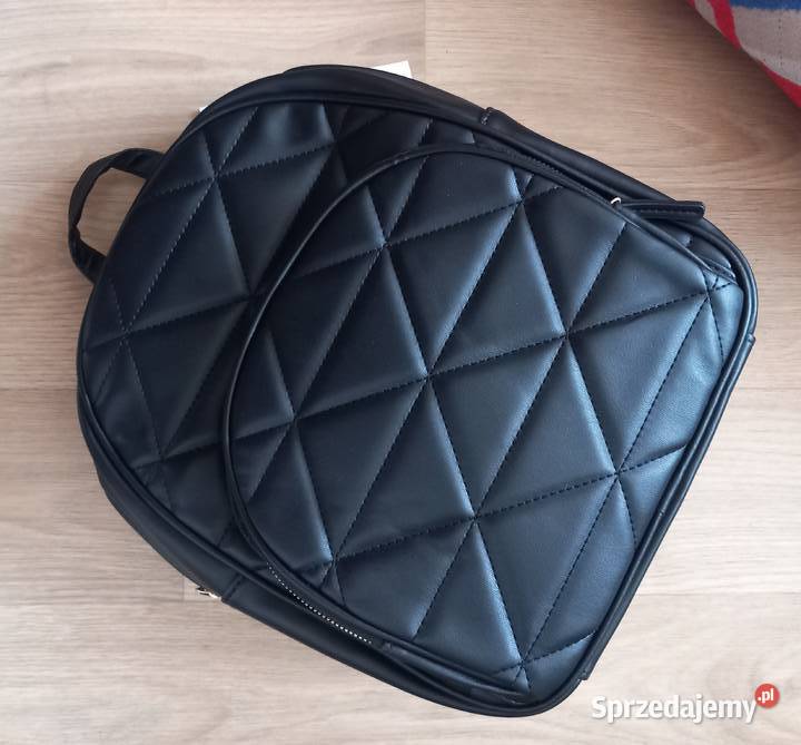 czarny plecak ze skóry ekologicznej Sinsay sprzedam