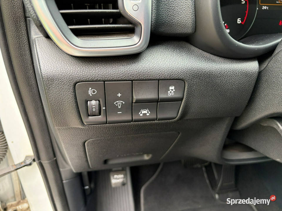 Kia Sportage 17 CRDI 141 Kamera Skóry 4 x światła do jazdy dziennej Lipówki