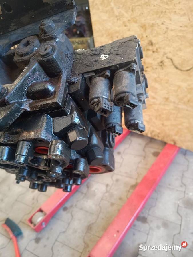 Volvo L110G zawór hydrauliczny 11445349 świętokrzyskie Staszów