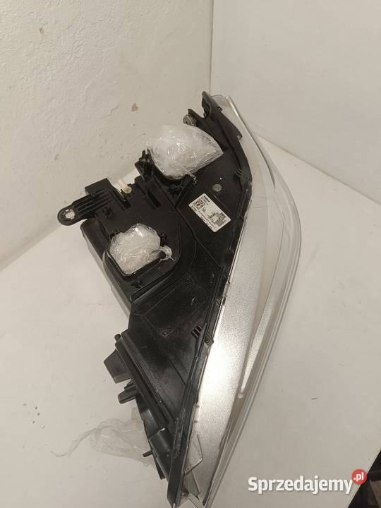 Reflektory przednie FULL LED BMW X1 F48 USA