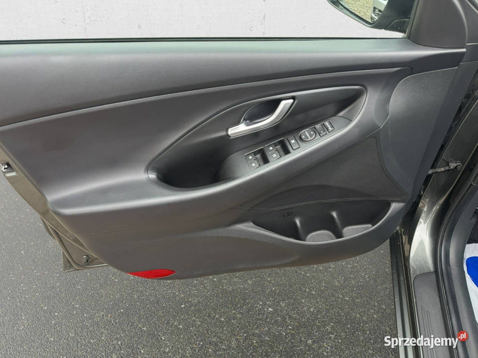Hyundai i30 Fastback 15 TGDI 48V Smart Z kurtyny powietrzne Warszawa