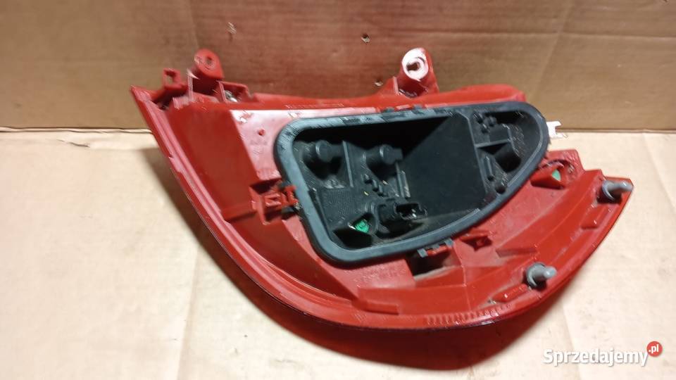 RENAULT CLIO III FL HB LAMPA TYŁ LEWY Zbierkowo