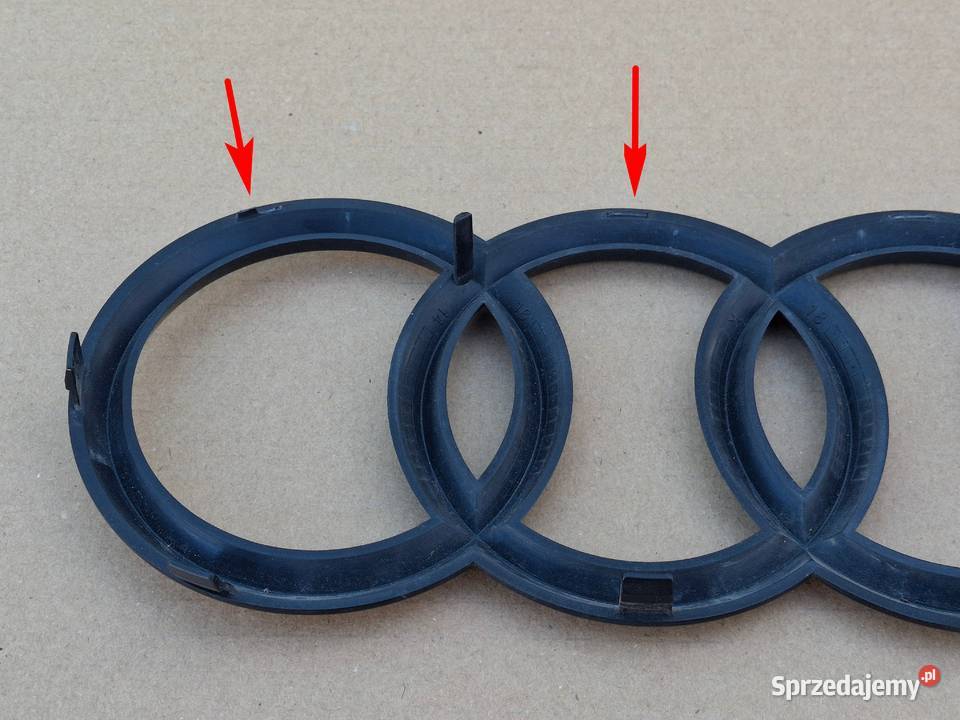 AUDI Q 7 4M EMBLEMAT GRILLA ZNACZEK CZARNY Bieleń