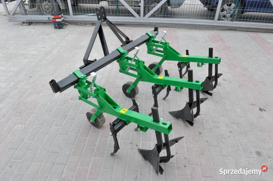 Pielnikoobsypnik 3sekcyjny dwurzędowy 4FARMER Tajęcina