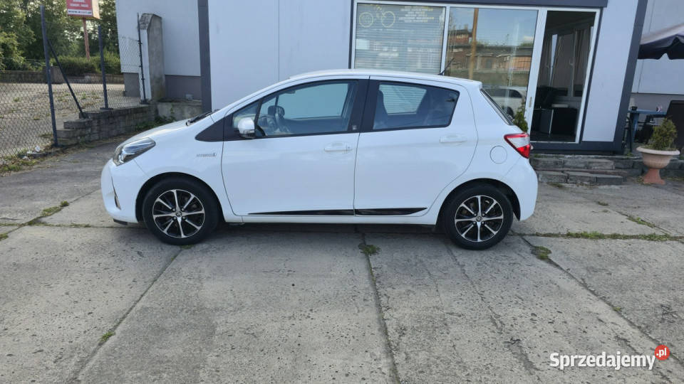 Toyota Yaris automat III 20112019 światła do jazdy dziennej Szczecin