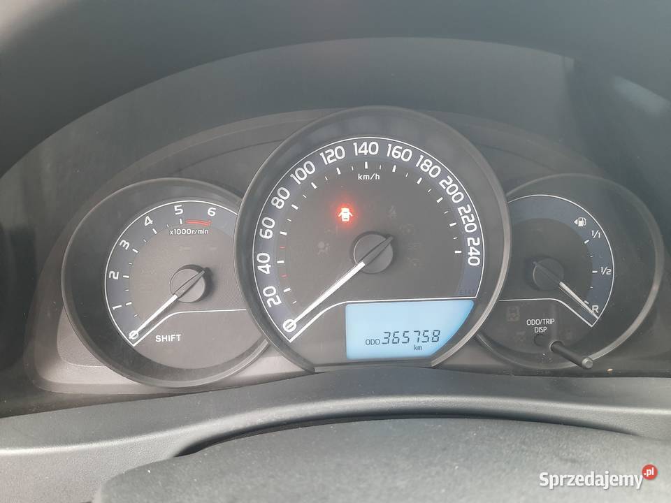 Toyota Auris 14 D4D 66 kW 90 2015 manualna Łuszczów Drugi