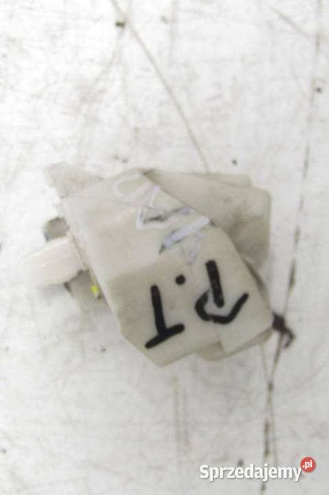 ŚLIZG ZDERZAKA PRAWY TYŁ TYLNY TOYOTA YARIS III