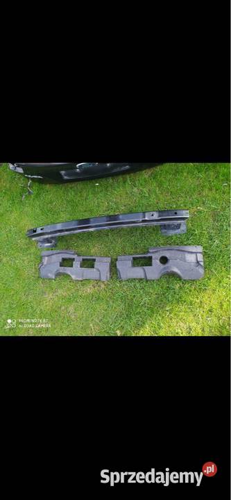 Tylnią klapą Forda Kugi Perzów sprzedam