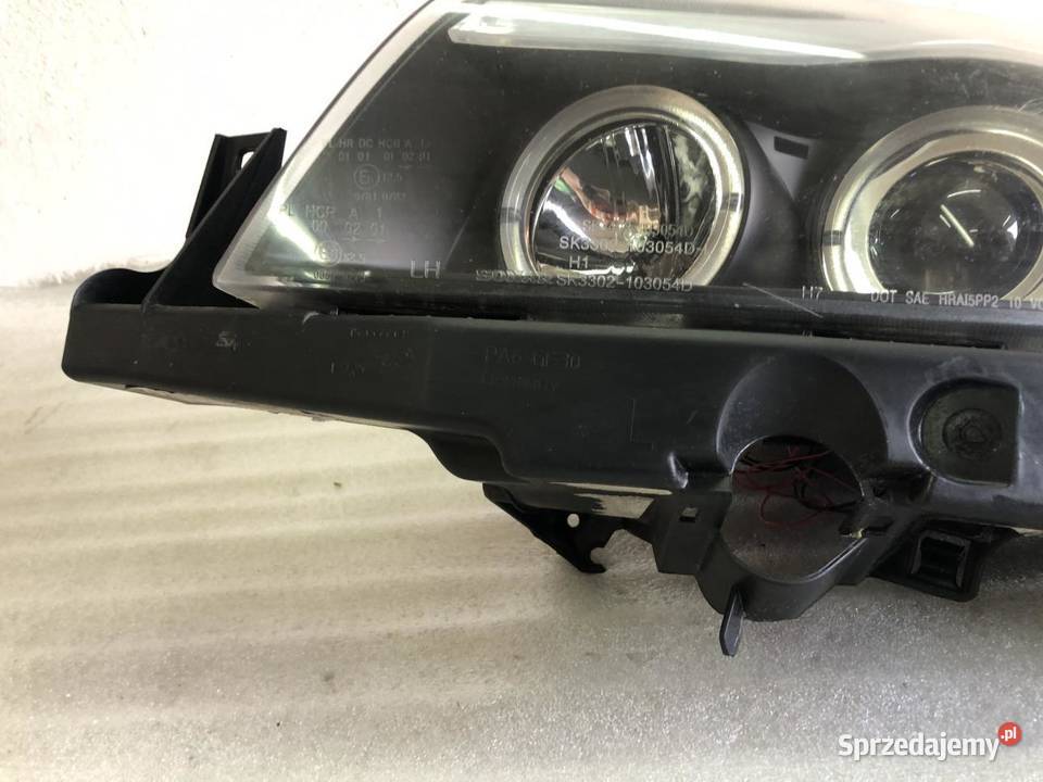 LAMPA LEWY PRZÓD BMW E90 E91 SONAR EU PRZED LIFT Lampy przeciwmgielne sprzedam