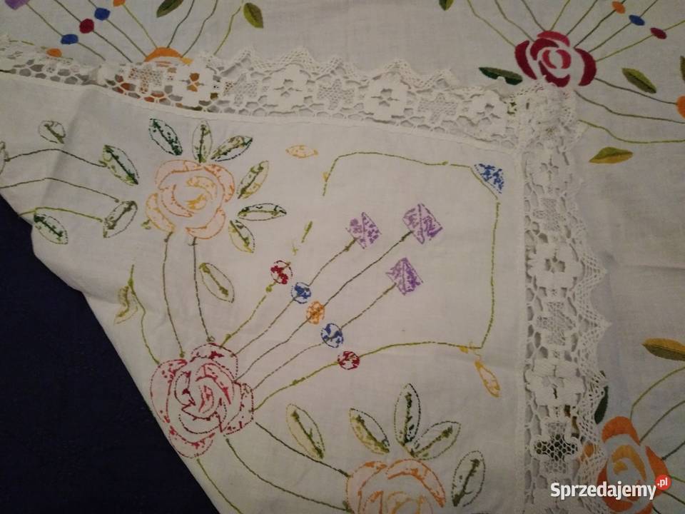 Ręcznie haftowana serweta Kielce