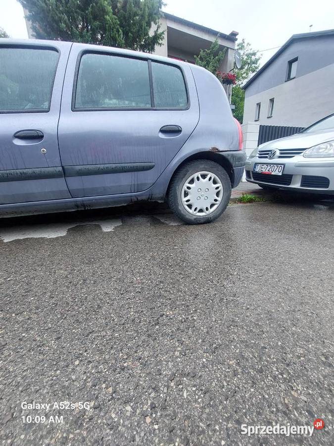 Sprzedam Renault clio 1149cm3 Jędrzejów
