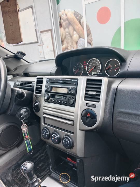 Sprzedam ładnego i zadbanego Nissana XTRAIL 2008 lakier metallic