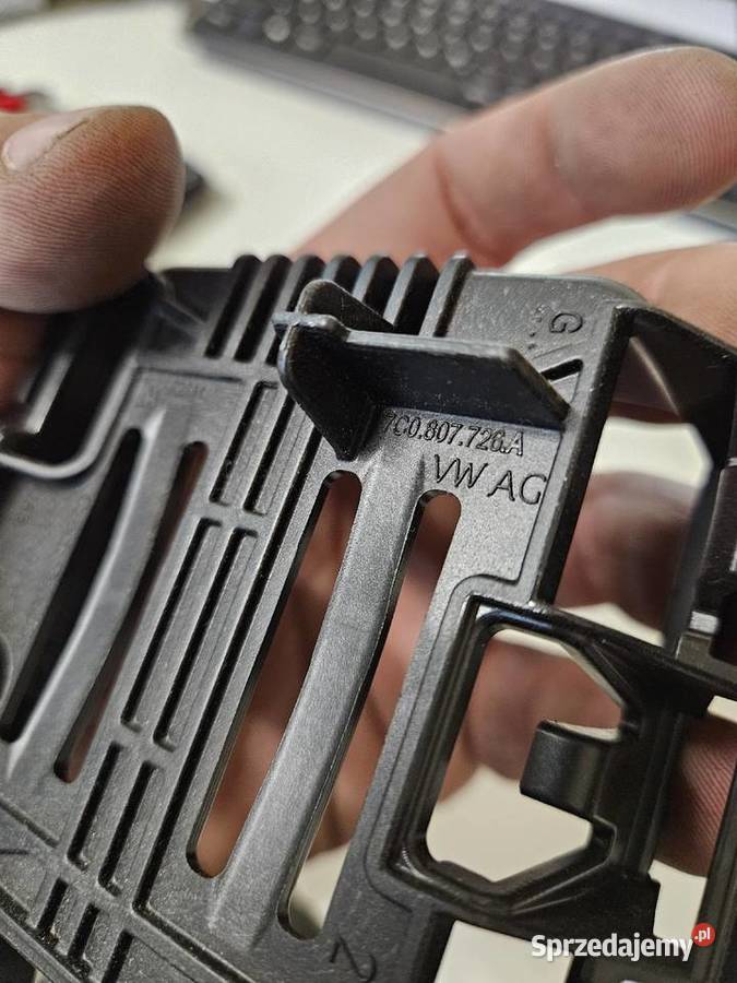 VW CRAFTER UCHWYT MOCOWANIE RADARU 7C0807726A Międzychód