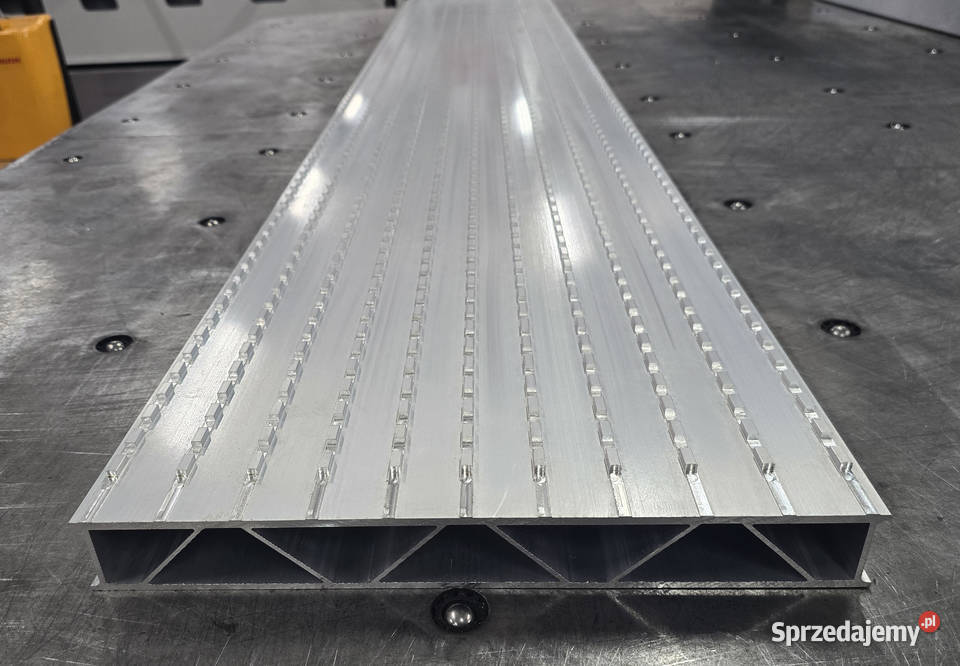 Panel aluminiowy frezowany 2500x340x40mm Najazd Pozostałe