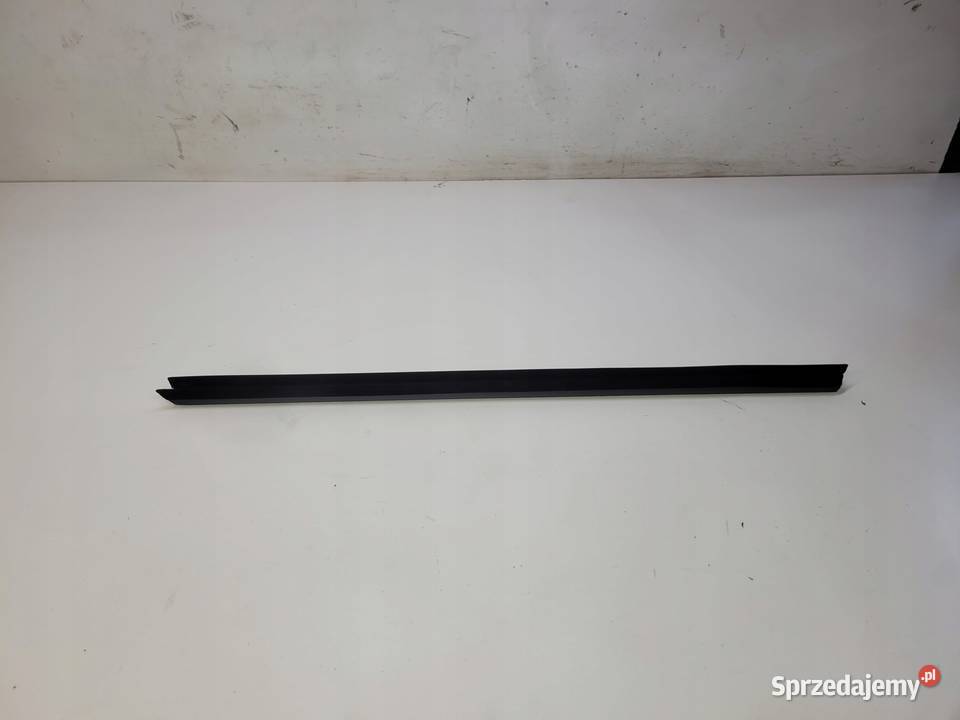 USZCZELKA ZGARNIAJĄCA LEWY TYŁ AUDI A1 8X4839479 Uszczelki sprzedam