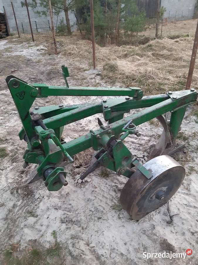 Pług 3 zagonowy nieuszkodzony Prusicko sprzedam