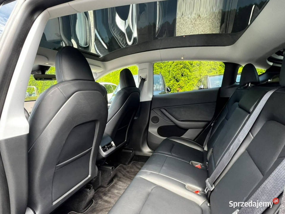 Tesla Y Longe Range RWD podgrzewane fotele Baranowo sprzedam