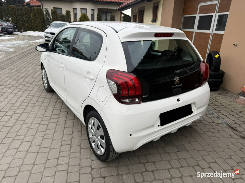 Peugeot 108 Rezerwacja światła LED Orzech