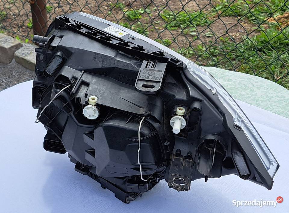 LAMPA PRAWA PRZÓD PRZEDNIA XENON BMW 1 E87 E82 Mielęcin sprzedam