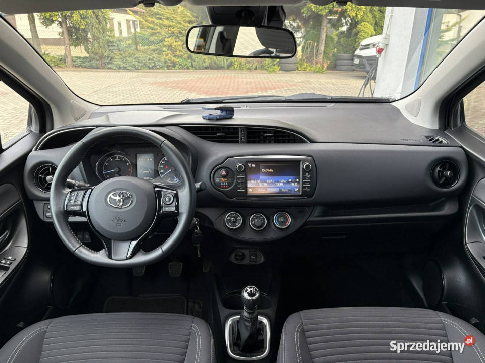 Toyota Yaris 15 Kamera Podgrzewane fotele III gniazdo USB Tarnowskie Góry