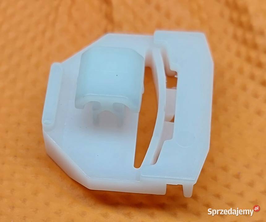 SPINKA LISTWY BOCZNA SZEROKA MERCEDES 190 W201 osobowe sprzedam