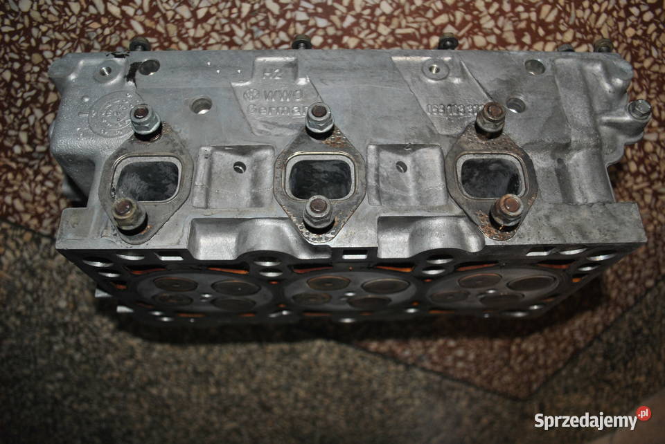 Głowica cylinfrów prawa AUDI A4B5 A6C5 A8D2 Poręba