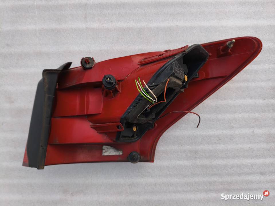 Lampa Lewy Tył Tylna Lewa Peugeot 407 SW Kombi1 osobowe Wyszków