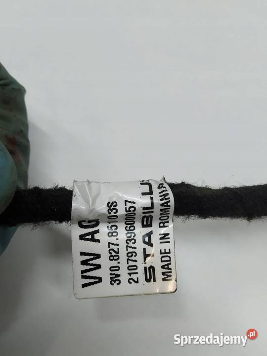 SIŁOWNIK KLAPY PRAWY TYŁ BAGAŻNIKA HB 3V0827851