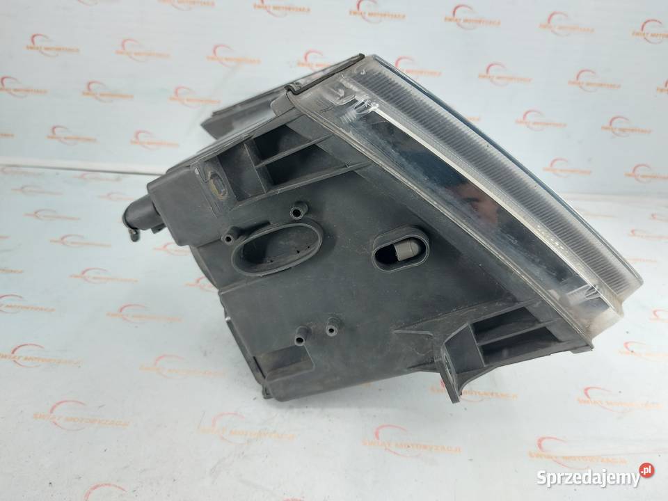 VW CRAFTER 15r lampa prawa przód ANGLIK osobowe świętokrzyskie