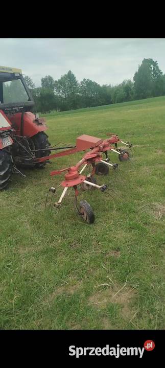 Przewracarka do siana nieuszkodzony Zgrabiarki i przetrząsacze małopolskie