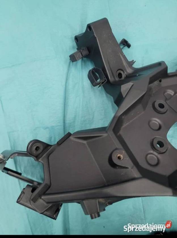 Kawasaki GTR 1400 2008 mocowanie czaszy lusterek