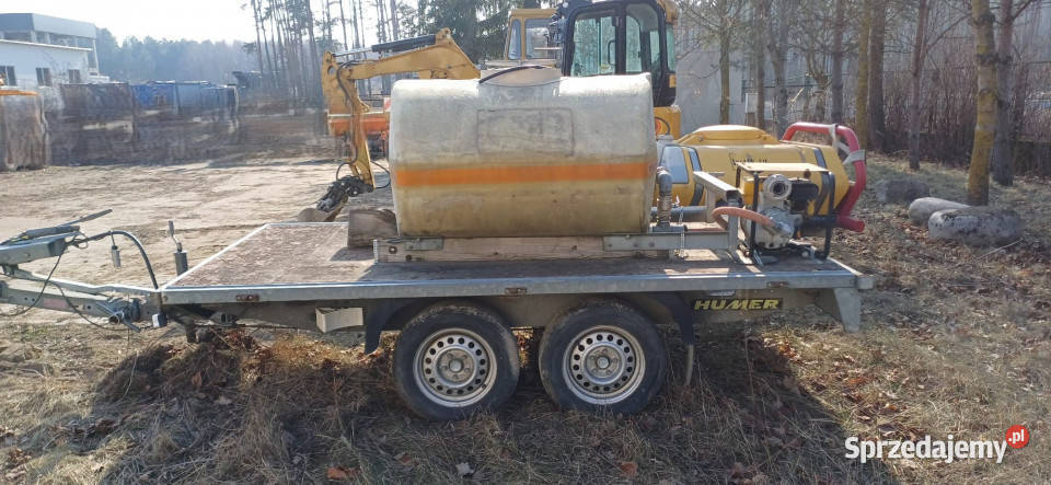 Laweta samochodowa z beczką 1000 L i pompą wody Izabelin