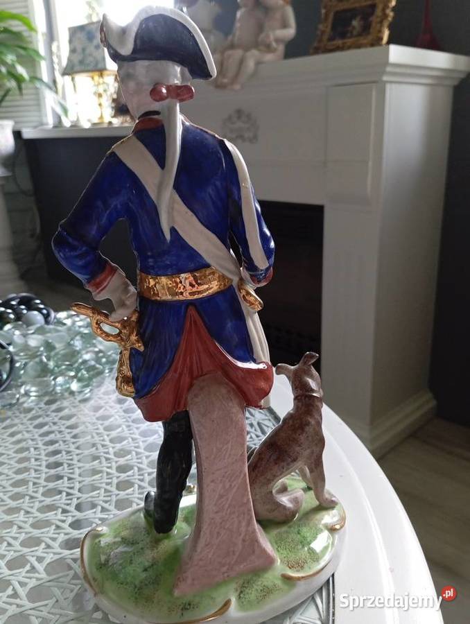 Porcelanowa figurka sygnowana Zielona Góra