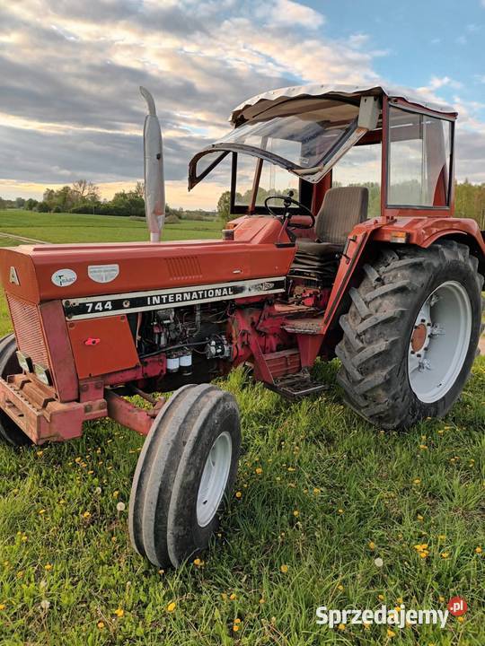 International Case 744 International Sejny