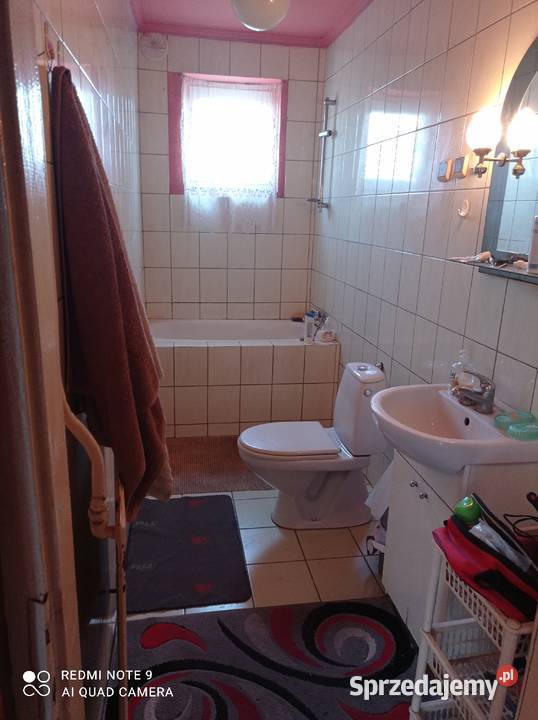 Sprzedam dom z budynkami gospodarczymi