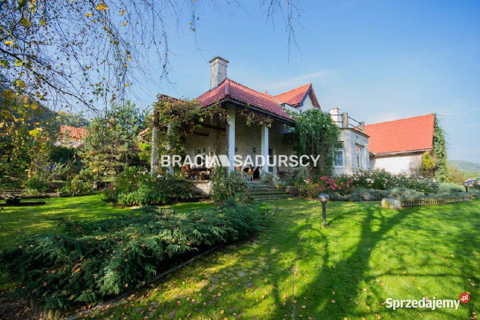 sprzedaży domu wolnostojącego 530m2 Kraków Rok budowy 2000 sprzedam