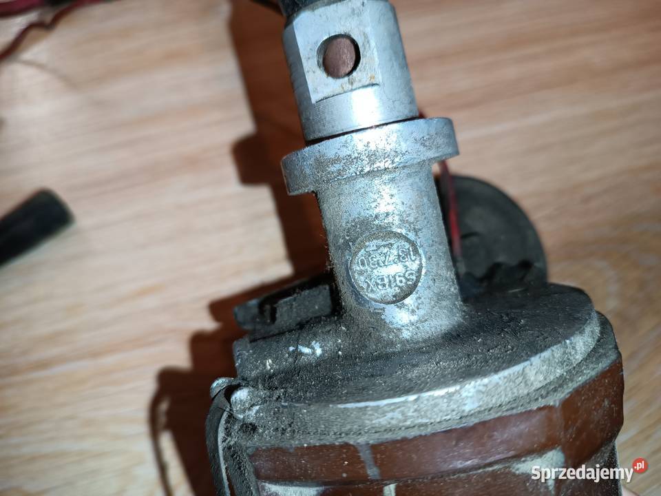 Rozdzielacz zapłonu aparat zapłonu Fiat 125p Układ elektryczny silnika