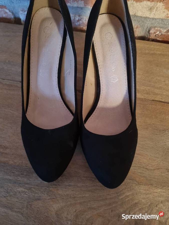 Czarne czółenka na obcasie sprzedam