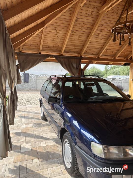Volkswagen Passat B4 granatowy
