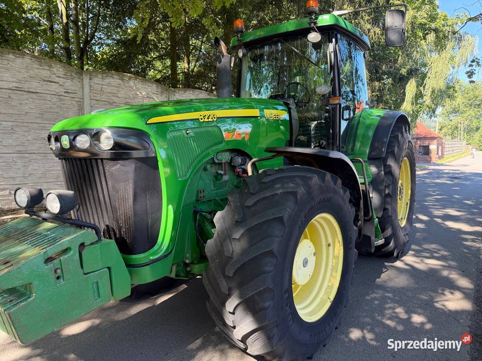 Ciągnik Rolniczy John Deere 8220 PowerShift