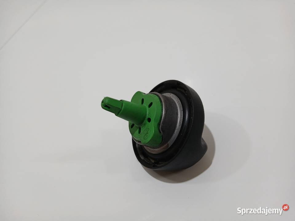KOREK WLEWU PALIWA BMW E60 E61 E83 E84 4642360 Strzyżewice sprzedam