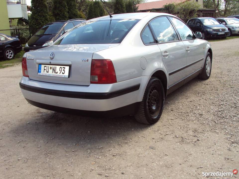 Volkswagen Passat srebrny manualna Passat Końskie sprzedam