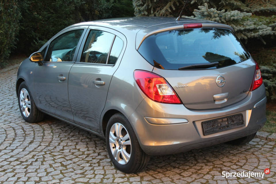 Opel Corsa Benzyna 5 drzwi Opłacony Ładny manualna Lubań