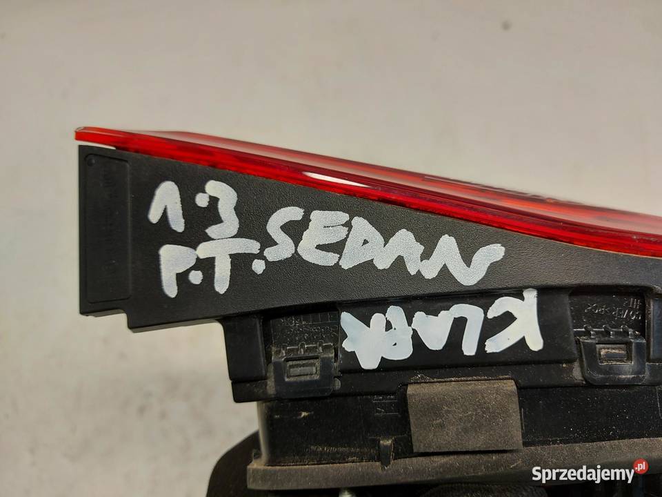 AUDI A3 8V Lampa tył prawa klapa bagażnika Sedan sprzedam