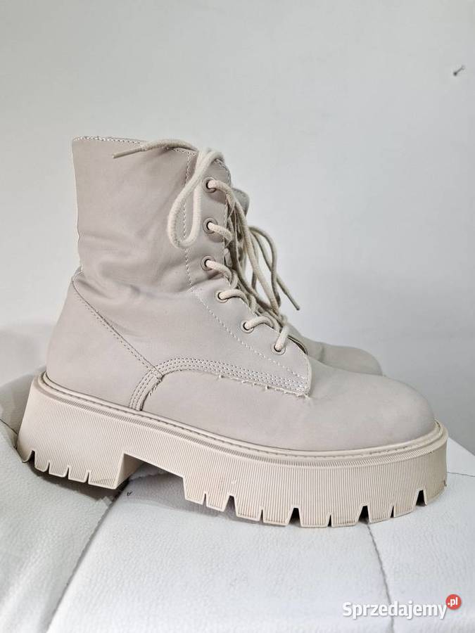 Beżowe botki 35 workery Bershka buty traktory Kraków