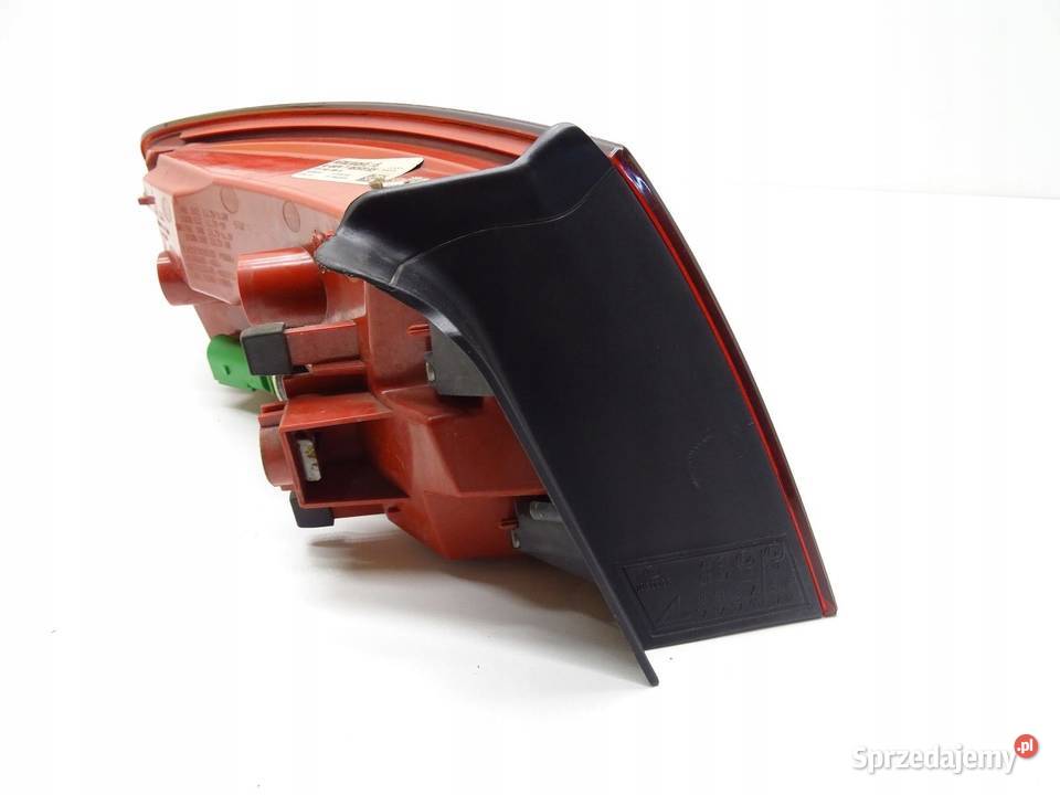 LAMPA PRAWA PRAWY TYŁ W BŁOTNIK LED AUDI A5 8T Błotniki