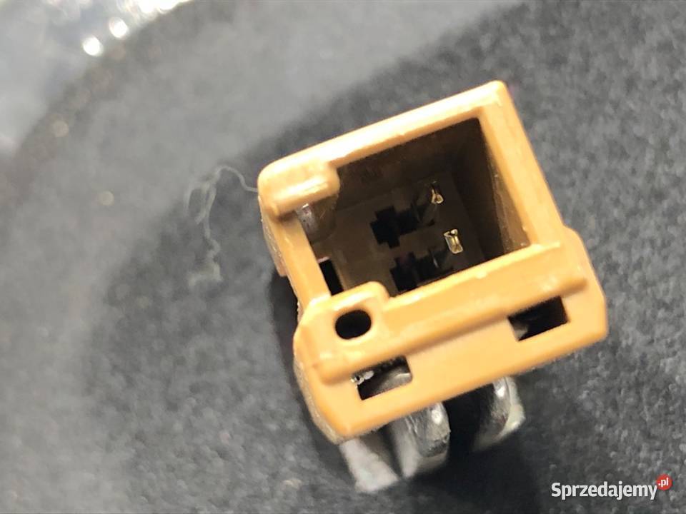 LAMPA TYŁ PRAWA WEWNĘTRZNA NISSAN PULSAR