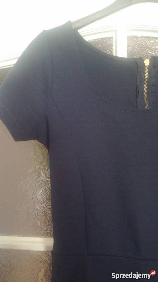 Sukienka rozkloszowana STRADIVARIUS m Rozkloszowana  Łęczyca