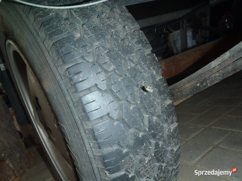 Przyczepa jednoosiowa zabudowana zamykana na Polkowice