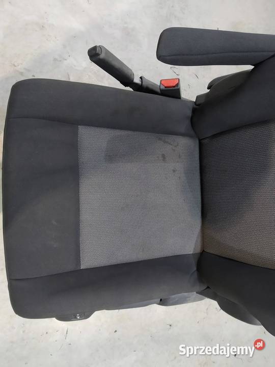 FOTELE LEWY KIEROWCY GRZANY EXPERT Toyota ProAce osobowe sprzedam